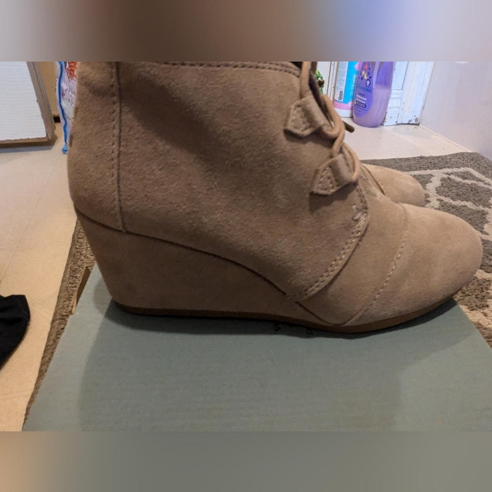 TOMS Women's Kala Wedge Bootie in Desert Taupe Suede-BRAND NEW! NEVER WORN